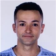 Maestro de ciencias y letras con doble licenciatura, 3 años de experiencia y C1 de inglés ofrece clases particulares en Madrid.